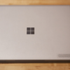 La Surface Book de 13.5 pulgadas es mucho más pequeña.